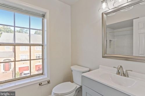 1454 Mclean Mews Ct, Mc Lean VA  22101-3824 exterior