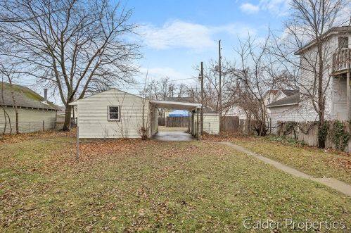 1472 Montgomery Ave, Meskegon MI 49441-1763 exterior