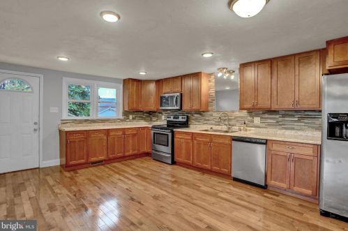 365 Clover Ln, Hanover PA 17331-4304 exterior