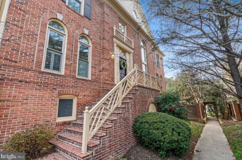 1544 Hampton Hill Cir, Mc Lean VA  22101-6021 exterior