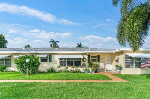 3230 Park Ln, Boynton Beach FL 33435-1568 exterior