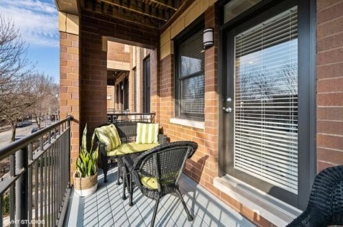 3323 Seminary Ave, Chicago IL  60657-2220 exterior