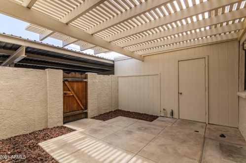 8225 Central Ave, Phoenix AZ 85020-3560 exterior