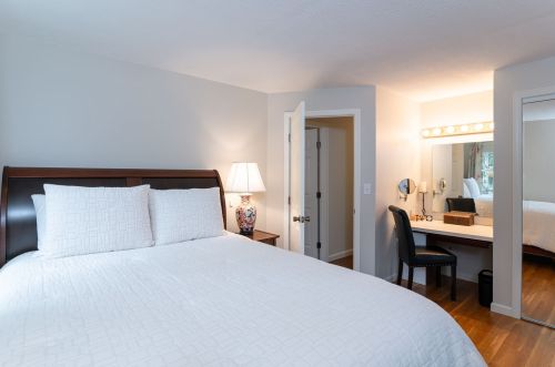 136 Sewalls Fls Rd, Concord NH 03301-4725 exterior