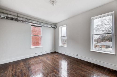 2221 Osage St, Saint Louis MO 63118-4212 exterior