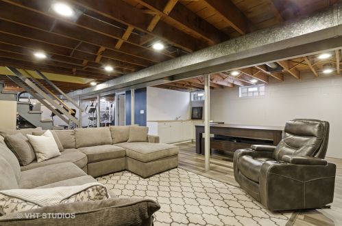 4542 Reserve Ave, Chicago IL 60656-2400 exterior