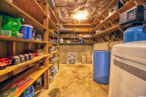 3728 Atmore Rd, Taylorsville UT 84084-1401 exterior