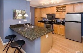 2648 Mcknight Crossing Ct, Saint Louis MO  63124-1688 exterior