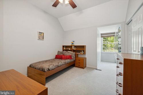 933 Willowleaf Way, Rockville MD 20854-2946 exterior