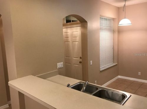 4221 Key Thatch Dr, Tampa FL  33610-9032 exterior