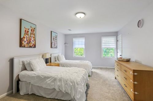 4085 Chestnut Rdg Dr, Atlanta GA 30338-4678 exterior