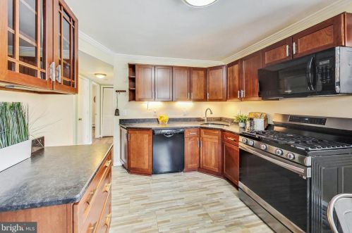 903 Robin Rd, Silver Spring MD  20901-1872 exterior