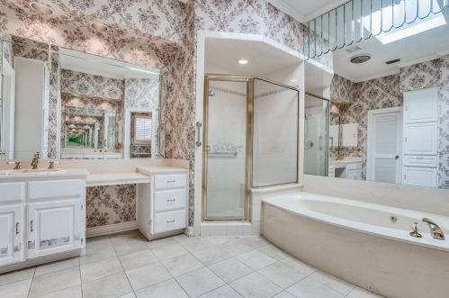 916 Mccoy Dr, Irving TX 75062-8003 exterior