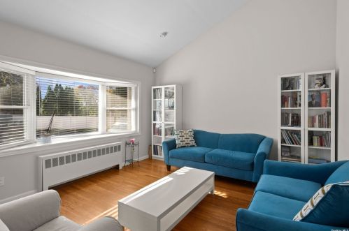 51 Murdock St, Huntington Station NY  11746-4345 exterior