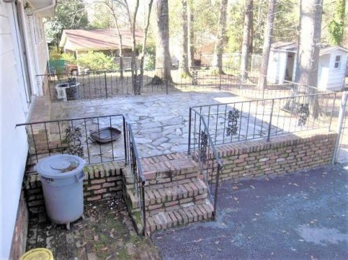 2300 Fisher Trl, Atlanta GA  30345-3434 exterior