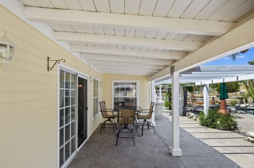 38325 De Portola Rd, Temecula CA 92592-8984 exterior