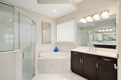 6718 Canwick Cove Cir, Naples FL 34113-3201 exterior