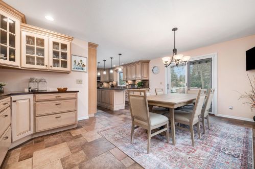 6129 Old Log Trl, Kalamazoo MI  49009-8032 exterior