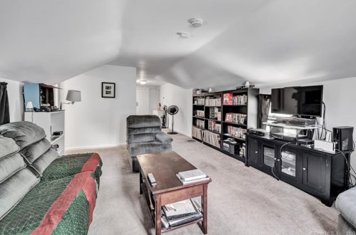 291 Rowayton Ave, Norwalk CT 06853-1628 exterior