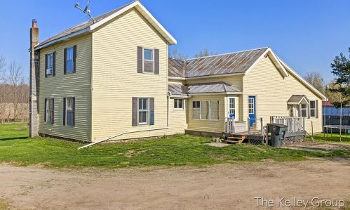 15058 Keller Ave, Cedar Springs MI 49319-9733 exterior