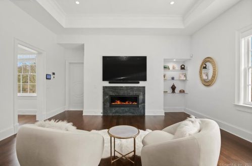 31 Baldwin Farms, Greenwich CT 06831-3307 exterior