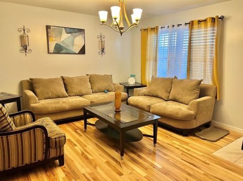 60 Arnold Ave, Springfield, MA 01119-1406