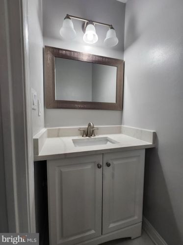 8124 Bonaire Ct, Silver Spring MD 20910-4663 exterior