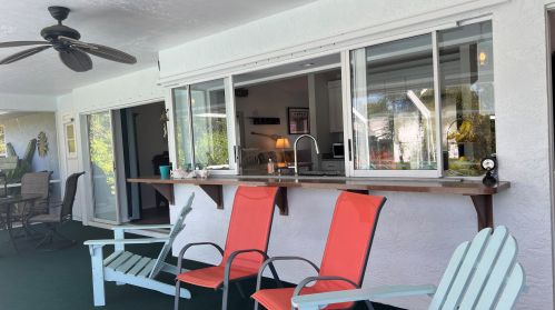 1911 Gaskins Cir, Fort Pierce FL  34952-6640 exterior