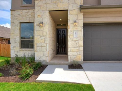 12904 Cardinal Flower Dr, Austin TX  78739 exterior