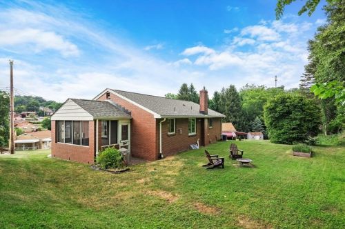 50 Kenneth Dr, Pittsburgh PA 15223-1204 exterior