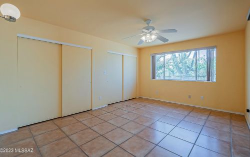 5860 Swan Rd, Tucson AZ 85718-5433 exterior