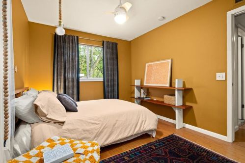 1121 Delano St, Austin TX 78721 exterior