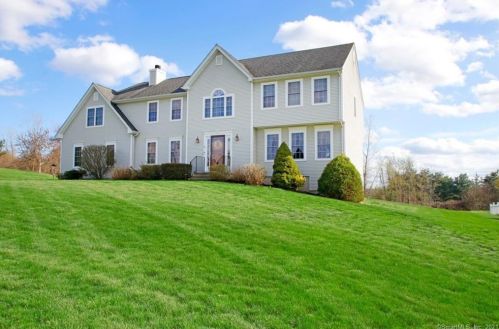 16 Highland Ave, Ellington, CT 06029-3794