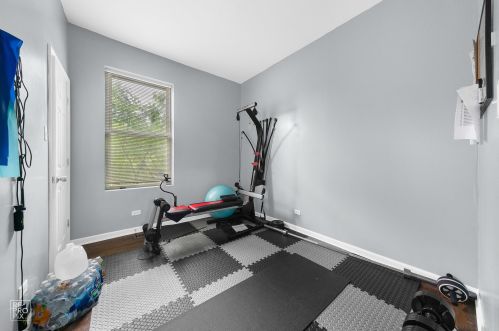 7549 Saginaw Ave, Chicago IL 60649-3725 exterior