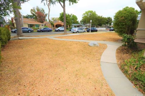 215 Princeton Ave, Fullerton CA 92831-3818 exterior