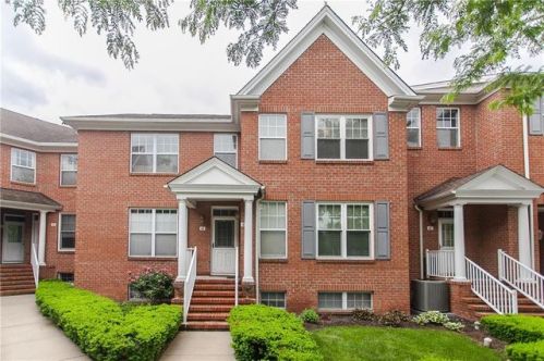 45 Franklin School Way, Metuchen NJ  08840-1859 exterior