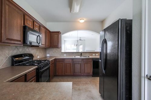 11000 Boundless Vly Dr, Austin TX 78754 exterior