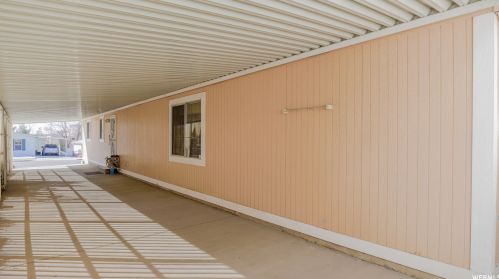 178 Alta Vw Way, Sandy UT 84070-3258 exterior