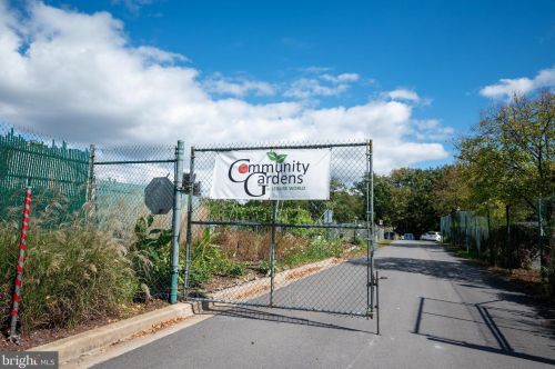 3330 Leisure World Blvd, Silver Spring MD  20906-5622 exterior