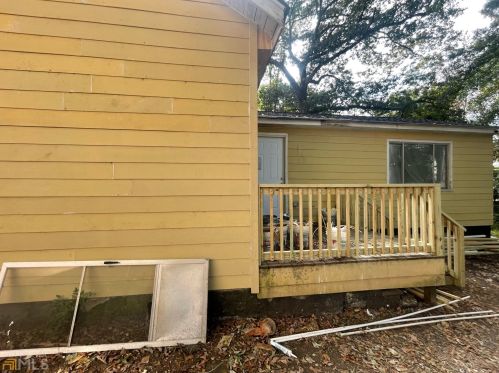 1401 Mcclelland Ave, Atlanta GA  30344-1610 exterior