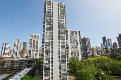 1500 La Salle St, Chicago IL  exterior