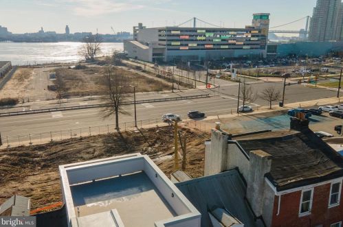 241 Allen St, Philadelphia PA  19125-4103 exterior