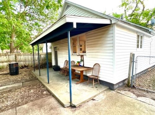 504 Abbey St, Meskegon MI 49442-2108 exterior