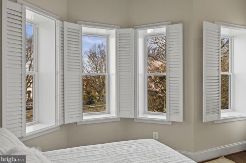 1213 F St, Washington DC  20002-6313 exterior