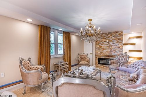 11 Green Apple Rd, Sparta, NJ 07871-2709