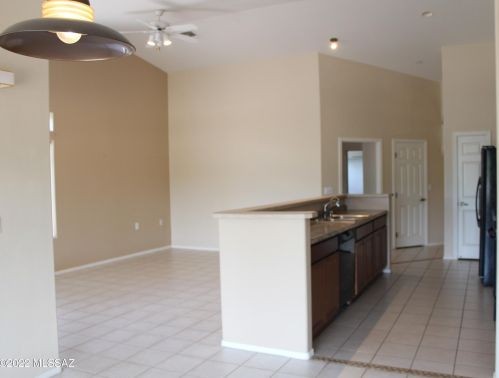 1401 Abrego Dr, Green Valley AZ 85614-3640 exterior