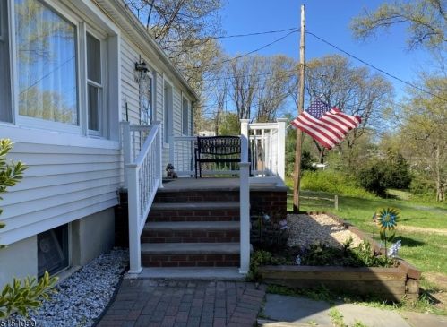 130 Dover Chester Rd, Dover NJ 07869-1901 exterior