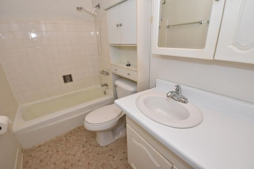 4119 Cherrywood Ln, Milwaukee WI 53209-1004 exterior