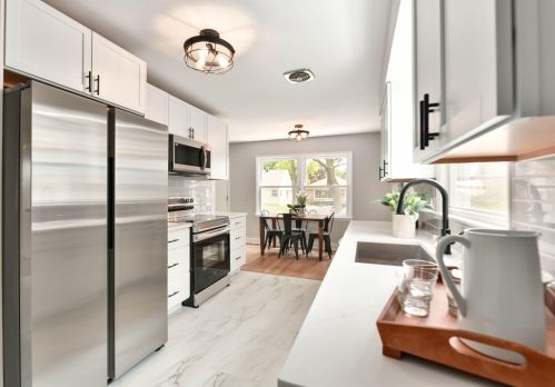 3741 85th St, Milwaukee WI  53222-2823 exterior