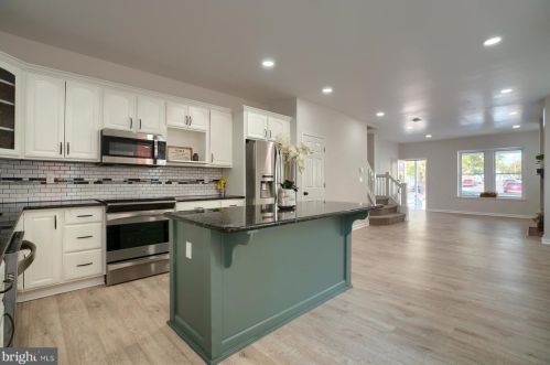 330 Oak St, Pottstown PA  19464-5357 exterior